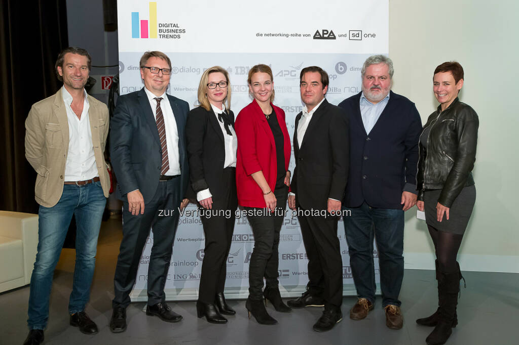 Oliver Krizek (Navax Unternehmensgruppe und DBT-Premiumpartner), Fritz Dittlbacher (ORF), Barbara Haas (Wienerin), Julia Schnizlein (Moderation, Verlagsgruppe News), Rainer Nowak (Die Presse), Johannes Bruckenberger (APA), Andrea Hansal (ING-DiBa und DBT-Premiumpartner) : Journalismus inside: Was heimische Medien bewegt :  Interventionen, Glaubwürdigkeit, persönliche Social Media-Vorlieben und fehlerhafte Politik-Umfragen: Bei einem VIP-Event der Plattform Digital Business Trends (DBT) in Wien plauderten heimische Chefredakteure aus dem journalistischen Nähkästchen : Fotocredit: APA  Austria Presse Agentur, © Aussender (14.10.2015) 