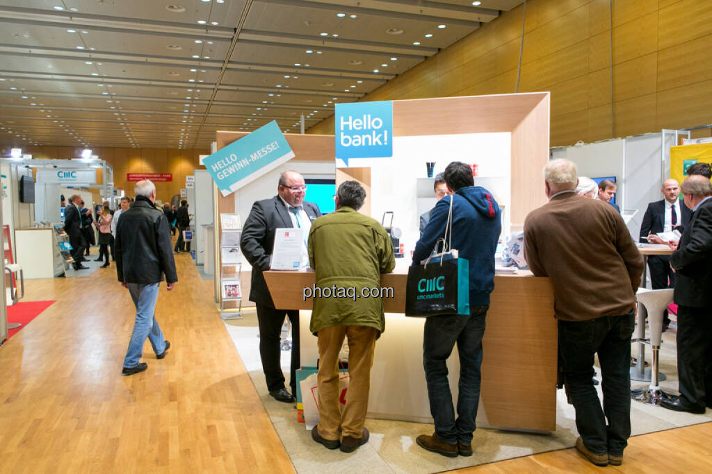 Hello bank!, © Martina Draper/photaq (15.10.2015)