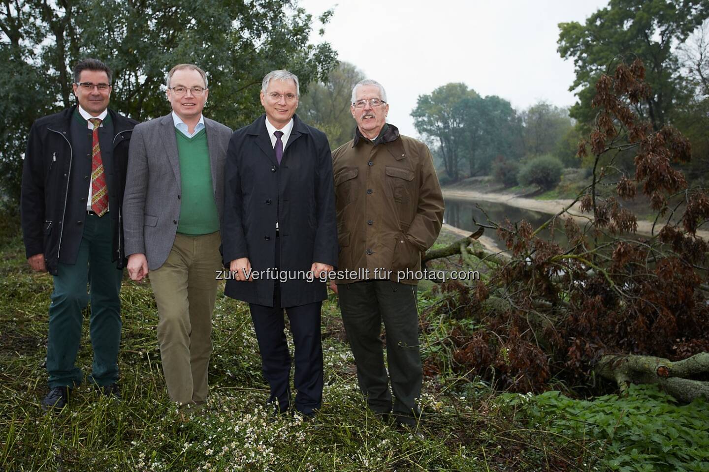 Bürgermeister Robert Meißl, Landesrat Stephan Pernkopf, Bundesminister Alois Stöger und Sektionschef Wilfried Schimon: via donau - Österreichische Wasserstraßen-Gesellschaft mbH: Neuer Seitenarm für die March. © viadonau/APA-Fotoservice/Preiss