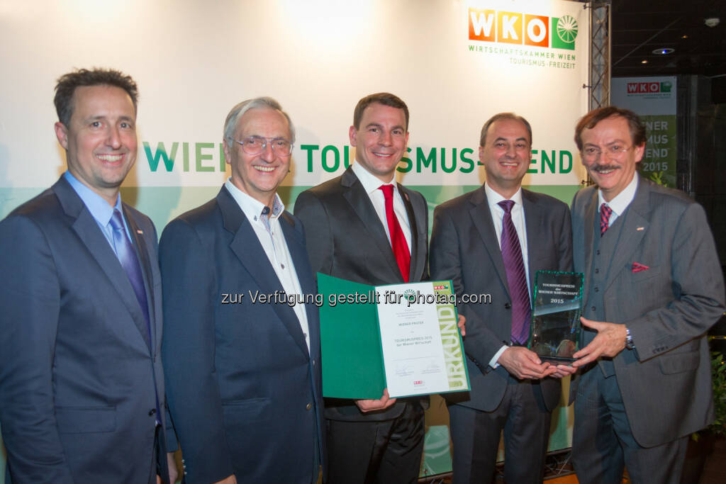 Markus Grießler, Obmann der Sparte Tourismus und Freizeitwirtschaft Wien, Karl Kolarik, Karl Kolarik`s Schweizerhaus GmbH und Obmann des Vereins „Prater Aktiv“ Stefan Sittler-Koidl, Präsident des Wiener Praterverbandes Michael Prohaska, Geschäftsführer der Prater Wien GmbH und Obmann des Vereins „Prater Aktiv“ Josef Bitzinger, Vizepräsident der Wirtschaftskammer Wien: Wirtschaftskammer Wien - Sparte Tourismus und Freizeitwirtschaft: 26. Wiener Tourismuspreis an den Wiener Prater verliehen (C) WKW Tourismus, © Aussendung (16.10.2015) 