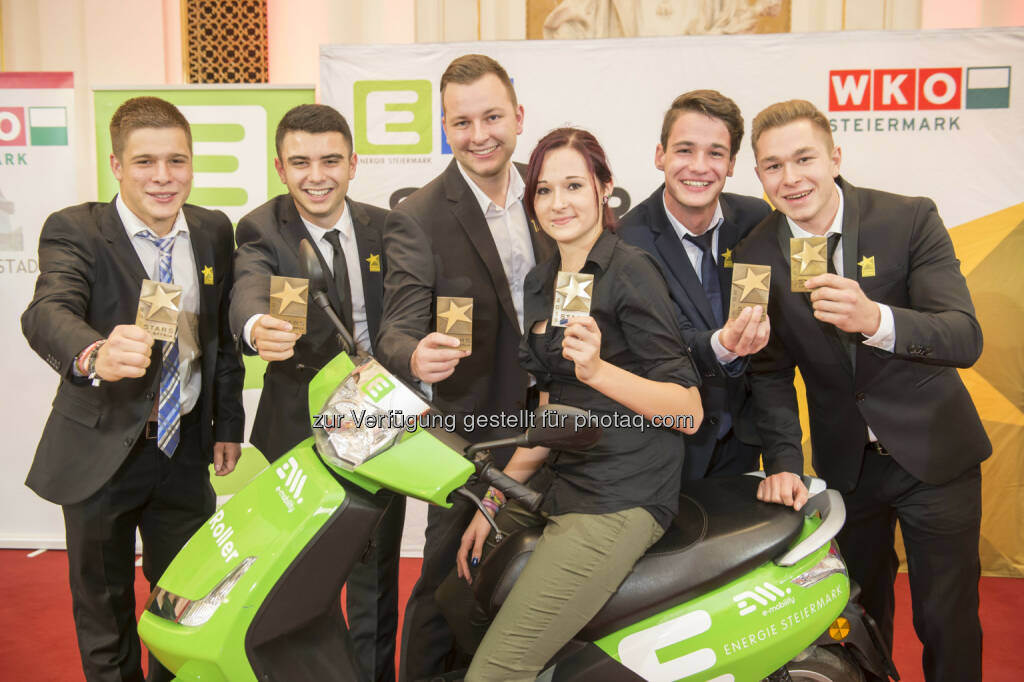 Stefan Pammer, Ivan Manovic, Lukas Hartinger, Melissa Jernej, Jürgen Strohmaier, Alexander Riegler - nicht am Bild: Marcell Potnik: Energie Steiermark AG: 7 Lehrlinge der Energie Steiermark sind ab sofort „Stars of Styria“ (C) Foto Fischer, © Aussendung (16.10.2015) 