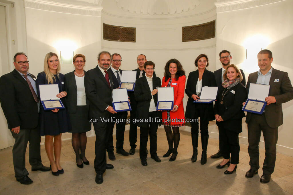 Volker Hübl, Daniela Waltritsch, Brigitte Ettl, Helmut Trimmel, Gerald Pichler, Christian Pux, Martina Wölfl, Martina Anditsch, Dagmar Bancher-Todesca, Bernhard Rössler, Maria Kletecka-Pulker, Benjamin Dieplinger : 48. Welldone Lounge – Ein Abend im Zeichen der Patientensicherheit : Preisträger des Patient Safety Award  : Der Preis wird für innovative Leistungen zur Erhöhung von Patientensicherheit und Qualität in Gesundheitseinrichtungen vergeben : Fotocredit: Welldone/Schiffl, © Aussendung (19.10.2015) 