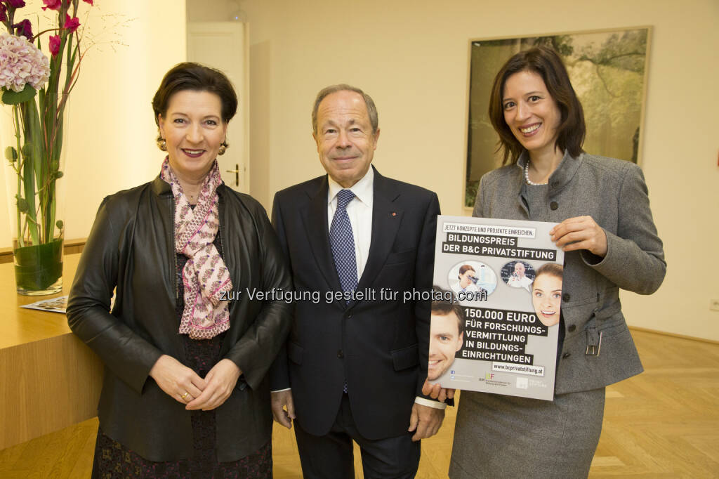 Gabriele Heinisch-Hosek (Bundesministerin Bildung und Frauen); Erich Hampel (Vorstandsvors. B&C Privatstiftung); Mariella Schurz (Forschungsförderung B&C Privatstiftung) : Neuer „Bildungspreis der B&C Privatstiftung“ : Einladung an Lehrkräfte sowie außerschulisch tätige Pädagogen, innovative Konzepte und Projekte zu entwickeln, die Kinder und Jugendliche an das Thema Forschung heranführen : Fotocredit: B&C Privatstiftung/APA-Fotoservice/Juhasz, © Aussendung (22.10.2015) 