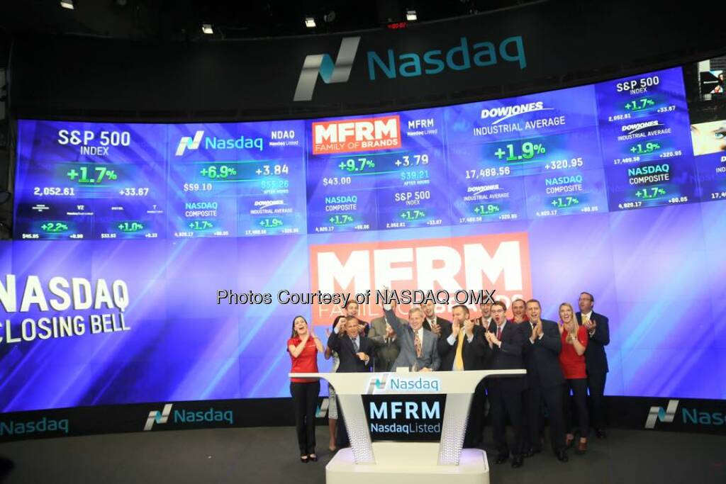 Mattress Firm rings the Nasdaq Closing Bell! $MFRM #MattressFirm #SleepHappy  Source: http://facebook.com/NASDAQ (23.10.2015) 