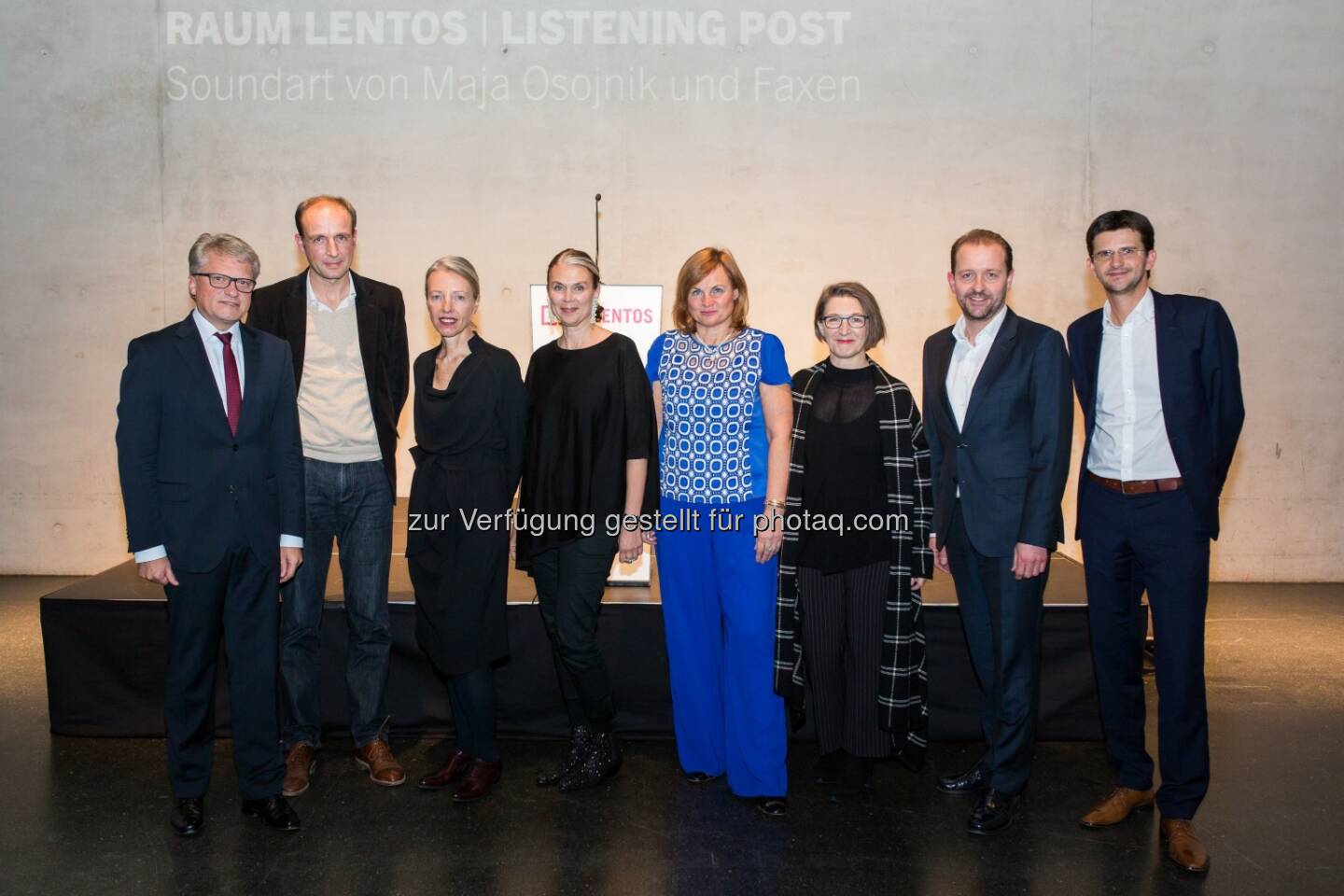 Klaus Luger (Bgmst. Linz), Bernhard Fuchs (Künstler), Stella Rollig (Lentos Direktorin), Sabine Fellner (Kuratorin), Elisabeth Nowak-Thaller (Kuratorin), Silvia Merlo (Architektin), Bernhard Baier (Vizebgmst., Kulturref. Linz), Gernot Barounig (kaufm. Dir. Lentos) : Ausstellungen „Rabenmütter“ und „Bernhard Fuchs“ im Lentos Kunstmuseum Linz : 
Mütter und ihre Rolle in der Gesellschaft: ein Thema, das aktuell debattiert wird, steht im Mittelpunkt der großen Herbstausstellung : Fotocredit: Lentos Kunstmuseum Linz/APA-Fotoservice/Greindl