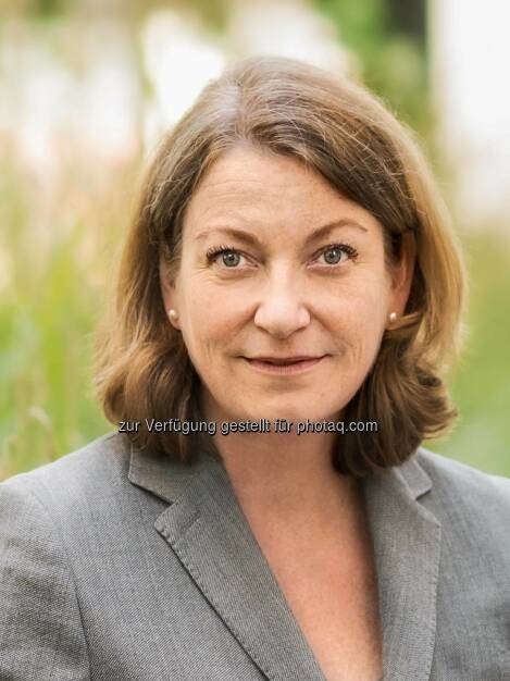 Yvonne Rosslenbroich : Neuer Personalvorstand bei der Daimler Financial Services AG ab 1. November 2015 : © Daimler AG, © Aussendung (29.10.2015) 
