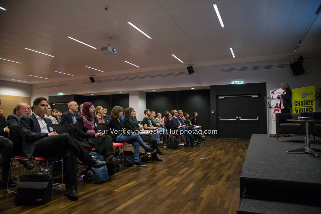 Podiumsdiskussion am 28.10. an der FH Technikum Wien : Studie an der FH Technikum Wien: Potenzial von Studierenden mit Migrationshintergrund bleibt oft ungenützt : Eine Studie in Zusammenarbeit mit der Arbeiterkammer Wien untersuchte Einflussfaktoren von Migration auf Studium und Arbeit : Fotocredit: Fabian Orner/fhtw, © Aussendung (29.10.2015) 