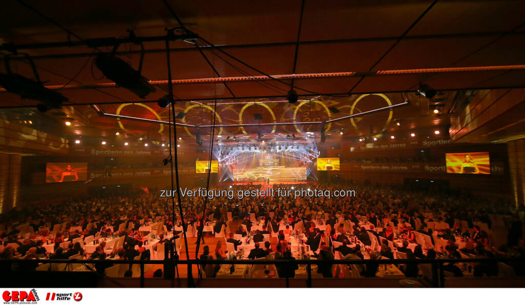 Festhalle : Photo: GEPA pictures/ Hans Oberlaender (30.10.2015) 