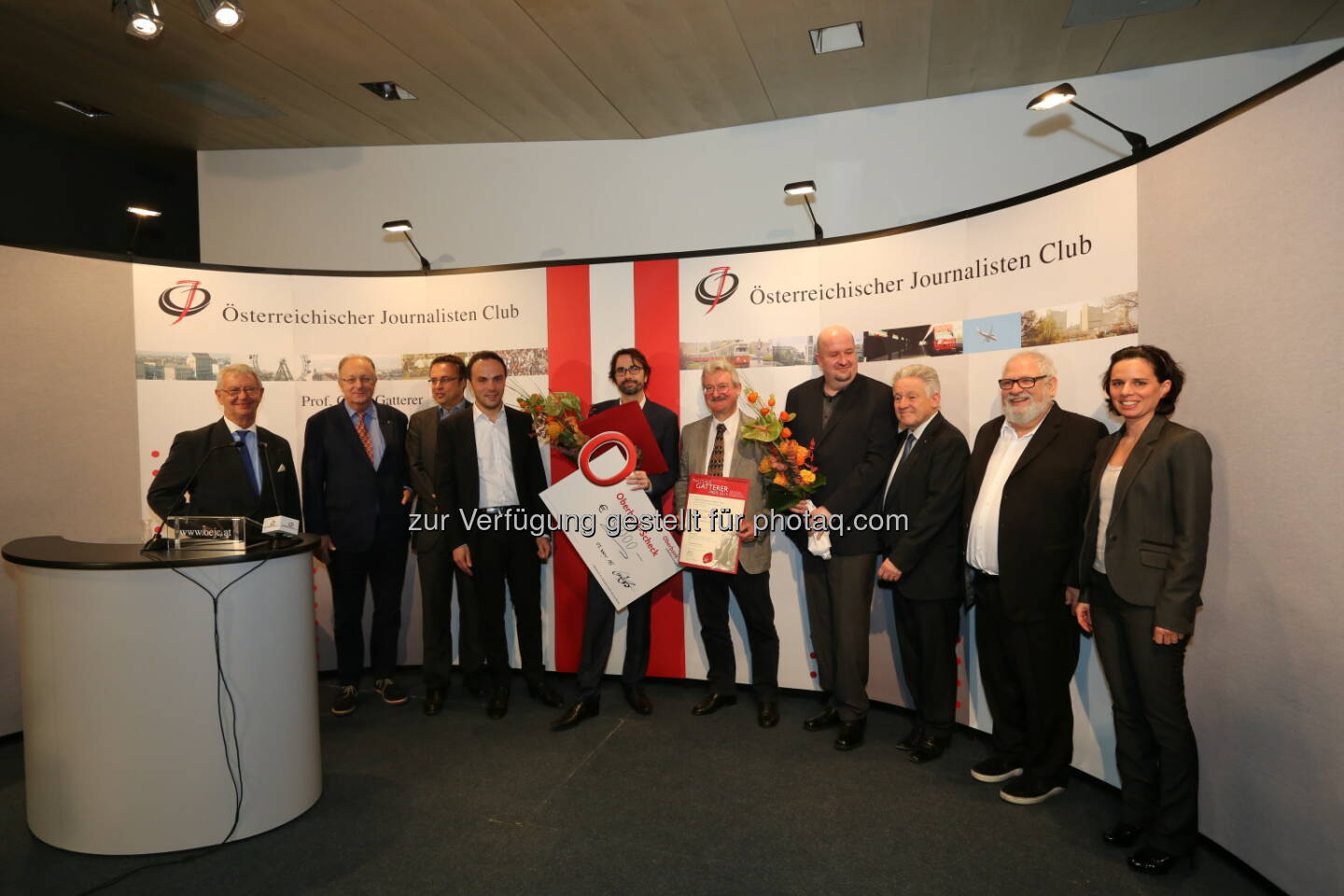 Harald Vaca (ÖJC-Vorstand), Oswald Klotz (ÖJC-Vorstand), Peter Baminger (ÖJC-Vizepräsident), Philipp Achammer (Südtiroler Landesrat), Dietmar Telser (Gatterer-Preisträger 2015), Rudolf Karl (Herausgeber Blickpunkte - Ehrende Anerkennung), Markus Drechsler (Blickpunkte-Chefredakteur), LH Josef Pühringer, Fred Turnheim (ÖJC-Präsident),  Nina Bayer (ÖJC-Vorstand) : Verleihung Gatterer-Preis 2015 an Dietmar Telser und Markus Drechsler :  Fotocredit: ÖJC/Huchmith