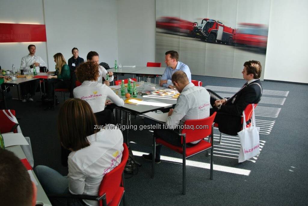 ambuzzador bei Rosenbauer mit Sabine Hoffmann, Steffi Ogu, Gerhard Kürner und Stefan Schwaha, © ambuzzador (25.03.2013) 