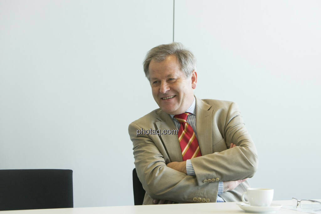 Eduard Zehetner (Immofinanz), lacht, © Martina Draper (15.12.2012) 