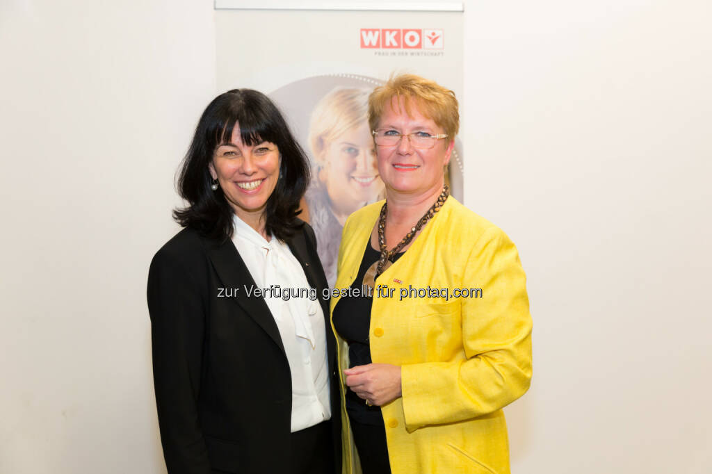 Martha Schultz, Adelheid Moretti : Martha Schultz ist neue Bundesvorsitzende von Frau in der Wirtschaft : WKÖ-Vizepräsidentin folgt Adelheid Moretti nach – Fokus auf flexibler Arbeitszeit und besserer Kinderbetreuung : Fotocredit: WKÖ/Rauchenberger, © Aussendung (18.11.2015) 