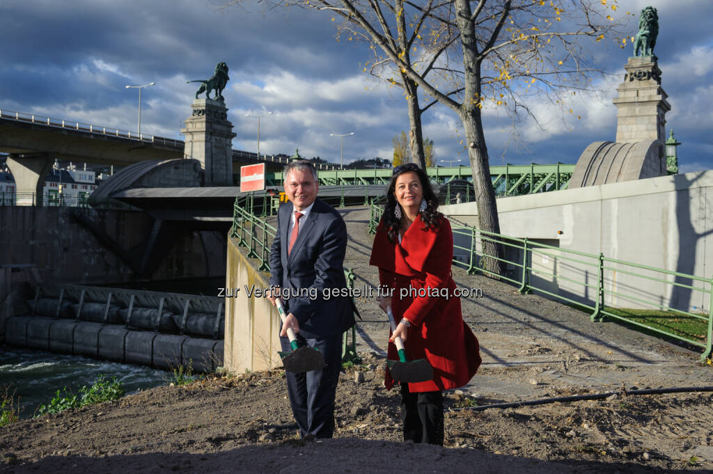 Alois Stöger/Bundesminister für Verkehr, Innovation und Technologie und Ulli Sima/Stadträtin für Umwelt und Tierschutz: Spatenstich zum Fischaufstieg Nußdorfvia donau - Österreichische Wasserstraßen-Gesellschaft mbH: Wasser marsch für Fisch & Co (C) Verbund, © Aussender (19.11.2015) 