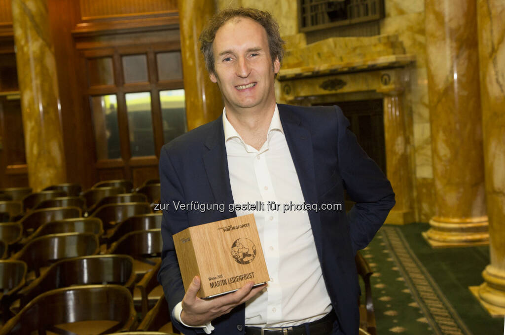 Martin Leidenfrost : Journalistenpreis „Writing for CEE 2015“ geht an Martin Leidenfrost : Kolumne „Expedition Europa ausgezeichnet  : Fotocredit: APA/APA-Fotoservice/Krisztian Juhasz, © Aussendung (19.11.2015)