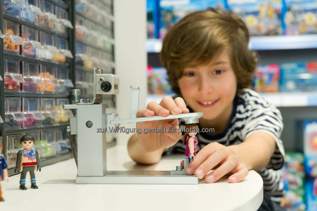 Playmobil „Männchen-Mach-Maschine“ : Erster Playmobil-Shop Österreichs eröffnet am 17. Dezember in der SCS in Vösendorf : Deutschlands größter Spielwarenhersteller geobra Brandstätter und SES Spar European Shopping Centers finalisierten im Oktober die Verträge für den ersten und bislang einzigen Playmobil-FunStore in Österreich : Fotocredit: Playmobil, © Aussendung (24.11.2015) 