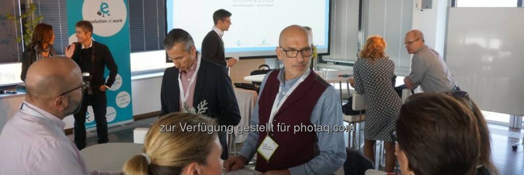 Future Lab 2015 : Am 12. November fand im Ares Tower das erste Future Lab next:Organizing statt : 120 Führungskräfte erhielten Eindrücke in die Welt der self-organizing companies : Und dies nicht nur theoretisch, sondern auch in Praxis durch 10 Organisationen, die ihre Erfahrungen mit Holacracy & Co offen und sehr ehrlich zur Verfügung stellten : © evolution at work, © Aussender (03.12.2015) 