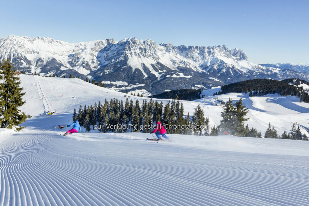 SkiWelt Wilder Kaiser – Brixental : Der deutsche Fernbuspionier „MeinFernbus FlixBus“ bringt Skifahrer bequem und preiswert in die SkiWelt: Abends einsteigen und morgens auf die Piste : Mit dem Fernbus 5 x wöchentlich über Nacht in die SkiWelt : Fotocredit: SkiWelt Wilder Kaiser - Brixental, © Aussender (03.12.2015) 