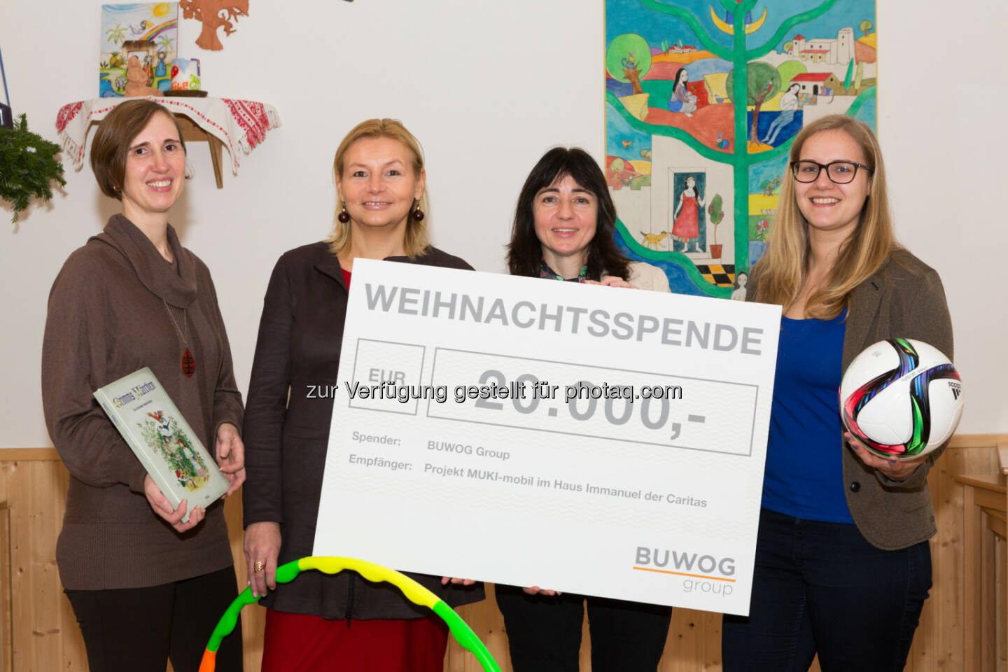 Silke Schärf (MUKI-mobil), Ingrid Fitzek (Buwog), Christine Polesny (Haus Immanuel), Simone Modelhart (Caritas) : Buwog-Weihnachtsspende über 20.000 Euro für Projekt „MUKI-mobil“ der Caritas : Copyright: Buwog/Stephan Huger