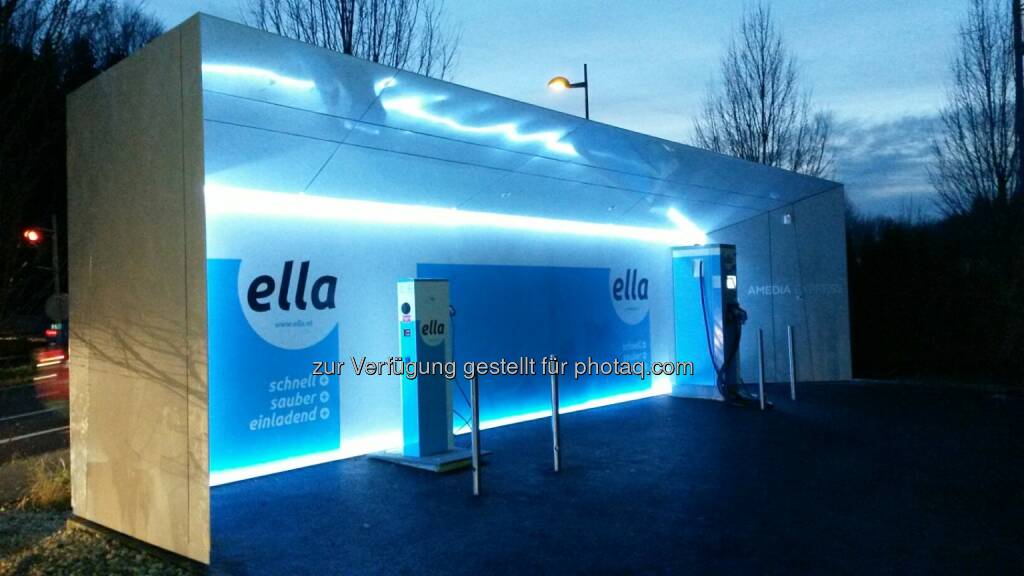 ELLA-Schnellladestation Sattledt geht ans Netz : Direkt an der A1 W.E.B-Grünstrom laden : Perfekter Standort am Verkehrshotspot A1 – Knoten Voralpenkreuz : Fotocredit: ELLA AG, © Aussendung (17.12.2015) 