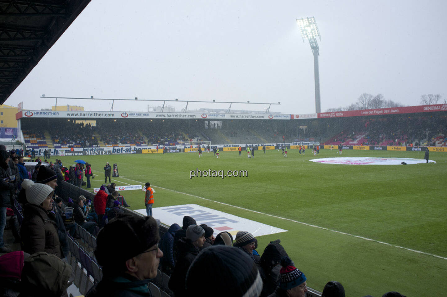 Fussballfeld, Flutlicht