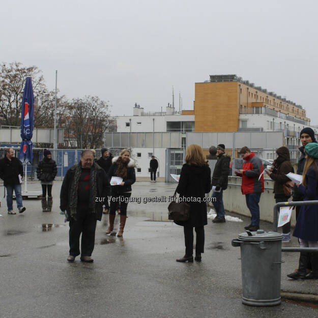 philoro hatte am 29. März zur Schatzsuche im Stadion der Hohen Warte eingeladen. Es ging um einen Schatz aus purem Gold, Wert mehr als 1500 Euro. Hier Bilder von der Schatzsuche., © <a href=