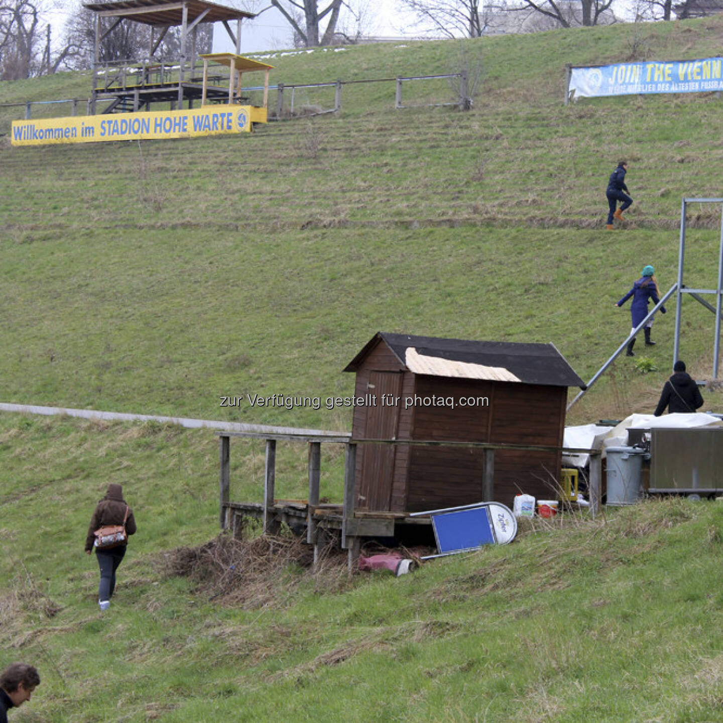 philoro hatte am 29. März zur Schatzsuche im Stadion der Hohen Warte eingeladen. Es ging um einen Schatz aus purem Gold, Wert mehr als 1500 Euro. Hier Bilder von der Schatzsuche.