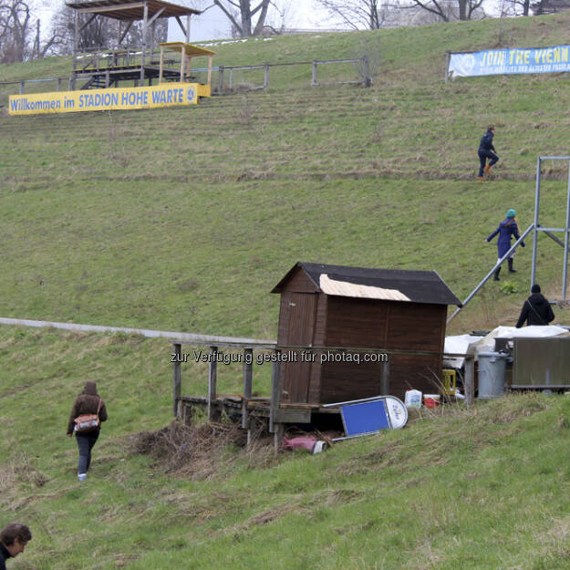 philoro hatte am 29. März zur Schatzsuche im Stadion der Hohen Warte eingeladen. Es ging um einen Schatz aus purem Gold, Wert mehr als 1500 Euro. Hier Bilder von der Schatzsuche., © <a href=