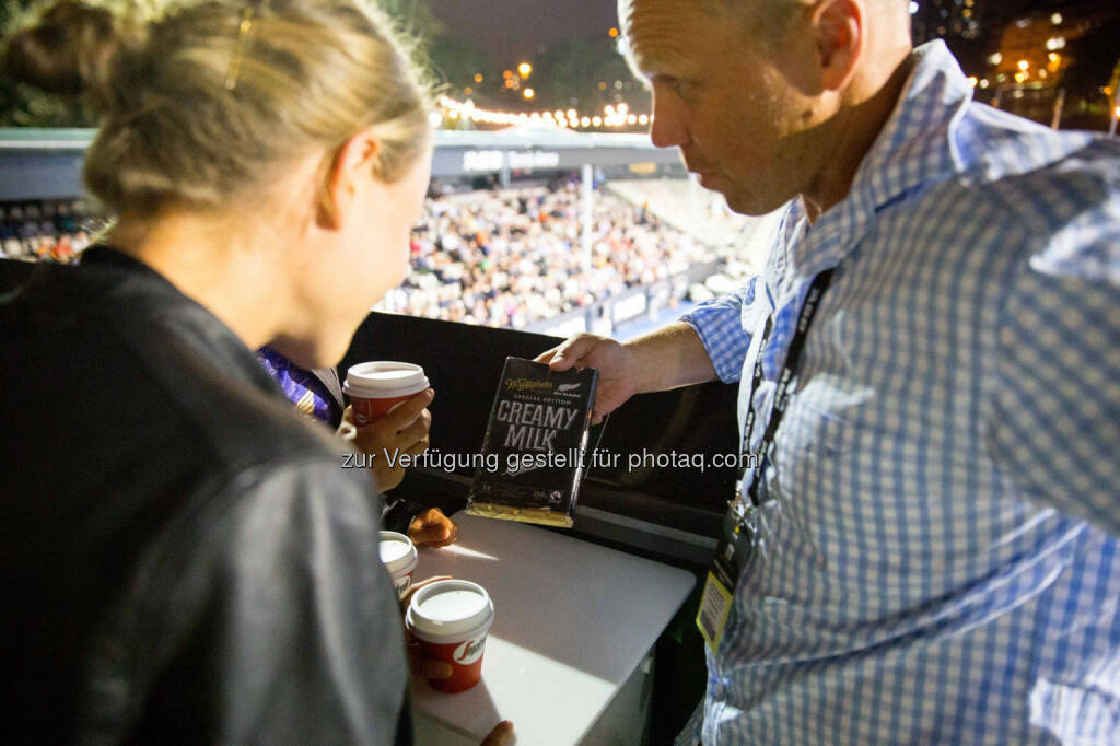 Anna und Lisa Hahner, Jeff Wilson (ehem. All Blacks Spieler), DTM Fahrer Tom Blomqvist, © <a href=