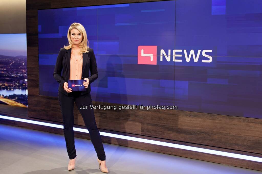 Sabine Loho (Moderatorin von Puls 4 News) : Der Präsidentschaftskandidat Andreas Khol gibt heute, Montag, um 18:45 Uhr live auf PULS 4 sein erstes TV-Interview seit Bekanntgabe seiner Kandidatur : Fotocredit: Lisa-Maria Trauer, © Aussender (11.01.2016) 