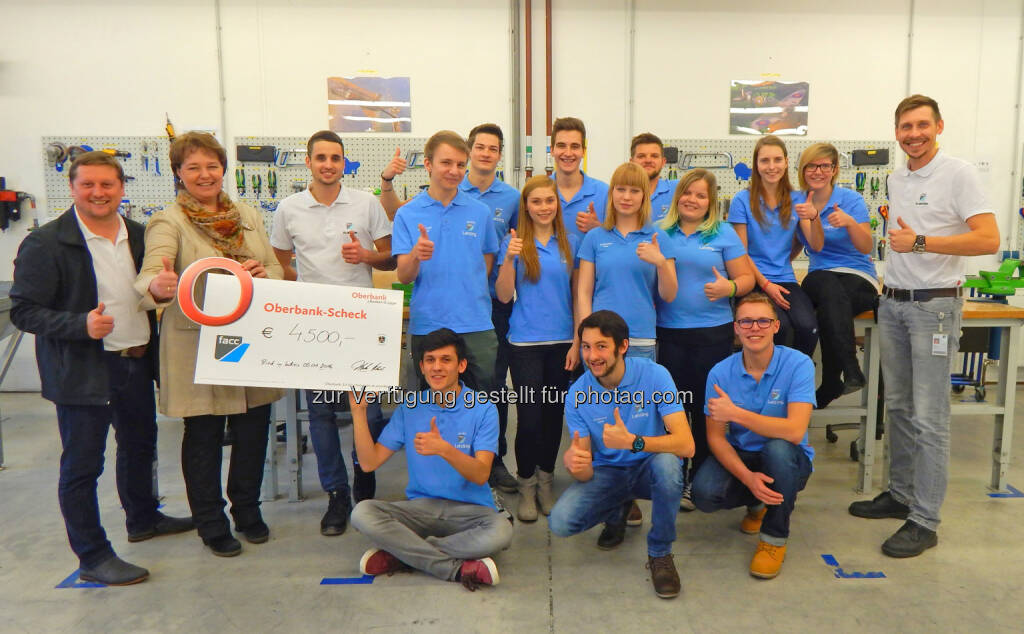 Karitatives Lehrlingsprojekt : Kinderschutzzentrum Innviertel freut sich über FACC-Spende : Der oberösterreichische Luftfahrtzulieferer FACC vertraut als einer der bedeutendsten Arbeitgeber im Innviertel auch auf eine erfolgreiche Lehrlingscrew : ©FACC, © Aussendung (12.01.2016)