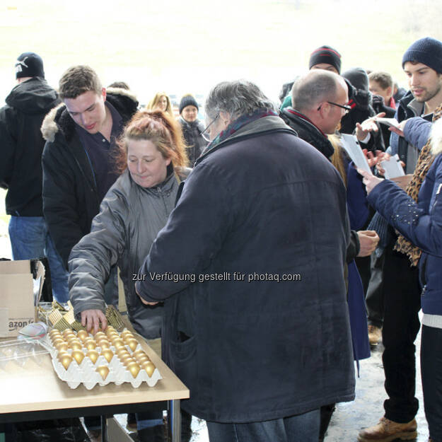 philoro hatte am 29. März zur Schatzsuche im Stadion der Hohen Warte eingeladen. Es ging um einen Schatz aus purem Gold, Wert mehr als 1500 Euro. Hier Bilder von der Schatzsuche., © <a href=