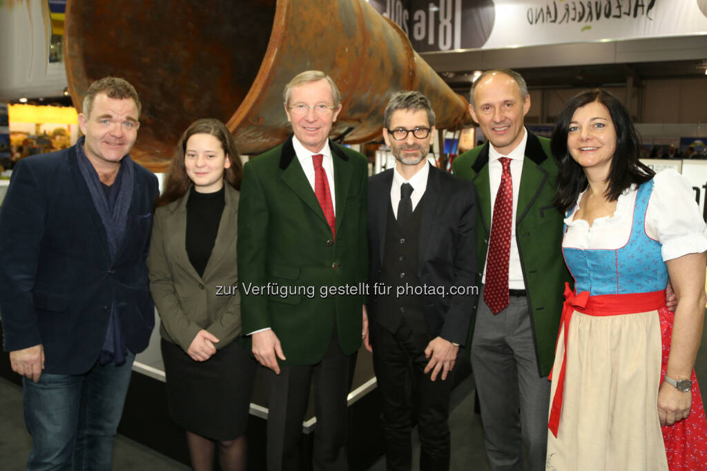 Cornelius Obonya (Schauspieler und Jedermann-Darsteller), Florentina Rucker (Darstellerin von Gott im Jedermann), Wilfried Haslauer (LH), Martin Hochleitner (Dir. Salzburg Museum), Leo Bauernberger (GF SLTG), Ingrid Maier-Schöppl (GF Wildkogel-Arena Neukirchen und Bramberg) : SalzburgerLand - Partnerregion der Ferienmesse Wien 2016 : Das Jubiläum 200 Jahre Salzburg bei Österreich für Messebesucher erlebbar inszeniert : Fotocredit: konrad lagger pressefoto, © Aussender (15.01.2016) 