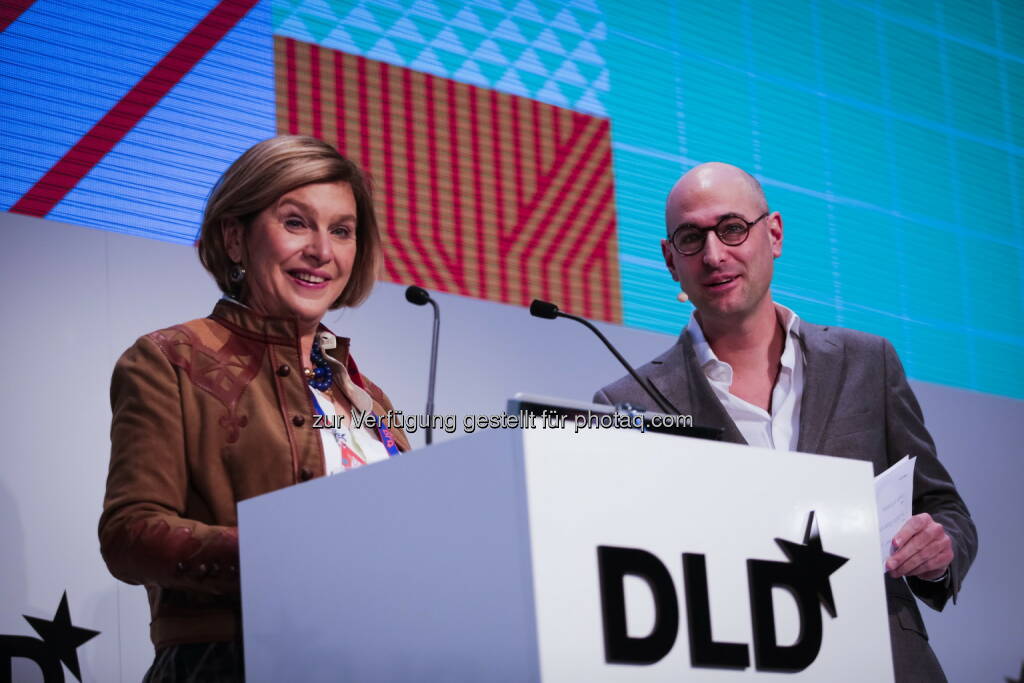 Steffi Czerny und Dominik Wichmann (DLD-Geschäftsführer) : DLD16: Digitale Zukunftsdenker zu Gast in München : Fotocredit: Hubert Burda Media, © Aussender (19.01.2016) 