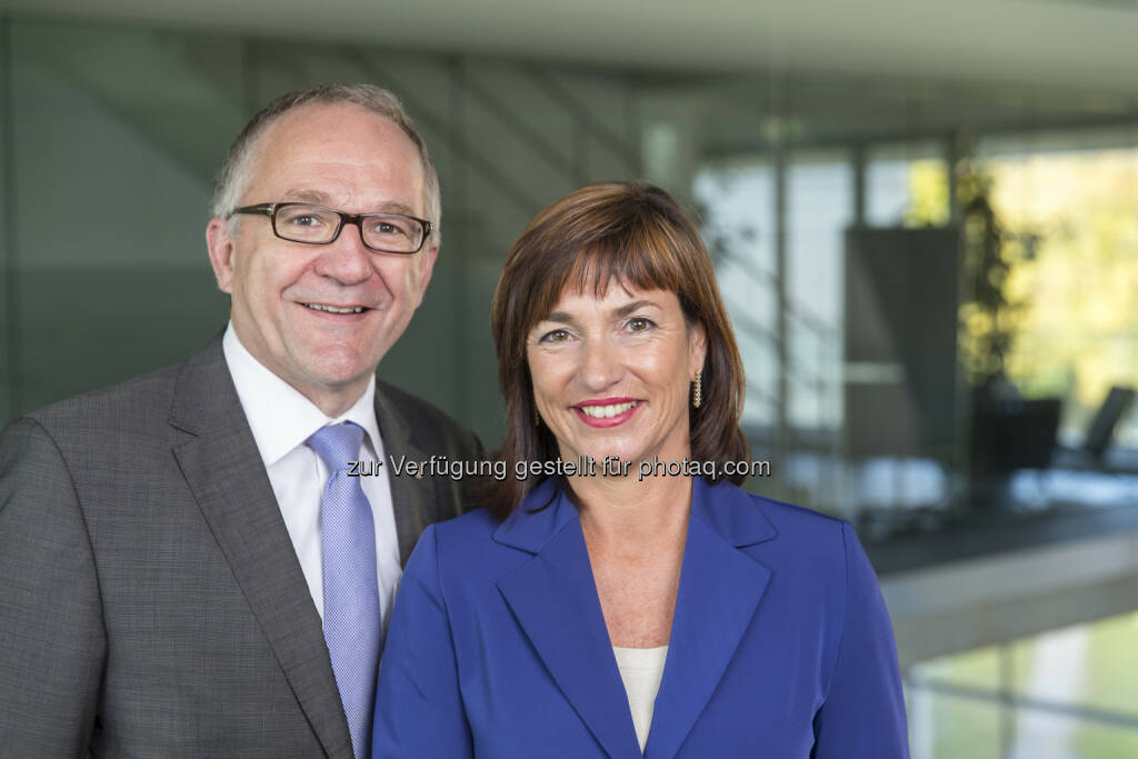 Raimund Ribitsch und Doris Walter (Geschäftsführung der Fachhochschule Salzburg) : Fachhochschule Salzburg: Erfolgreiches Geschäftsjahr 2014/2015 : Fotocredit: FH Salzburg/Kolarik, © Aussender (21.01.2016) 