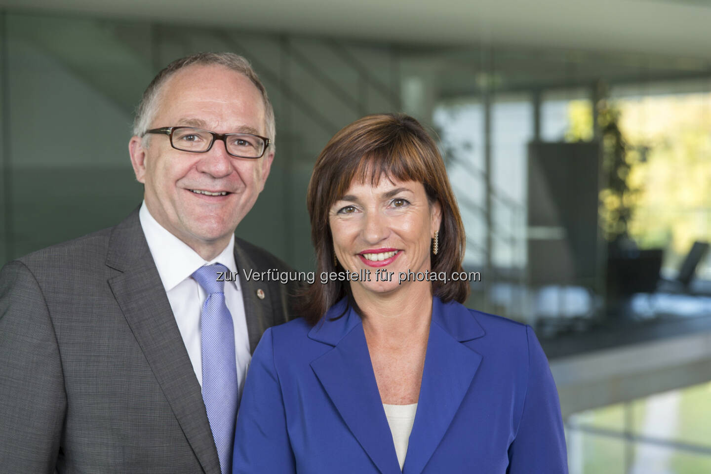 Raimund Ribitsch und Doris Walter (Geschäftsführung der Fachhochschule Salzburg) : Fachhochschule Salzburg: Erfolgreiches Geschäftsjahr 2014/2015 : Fotocredit: FH Salzburg/Kolarik