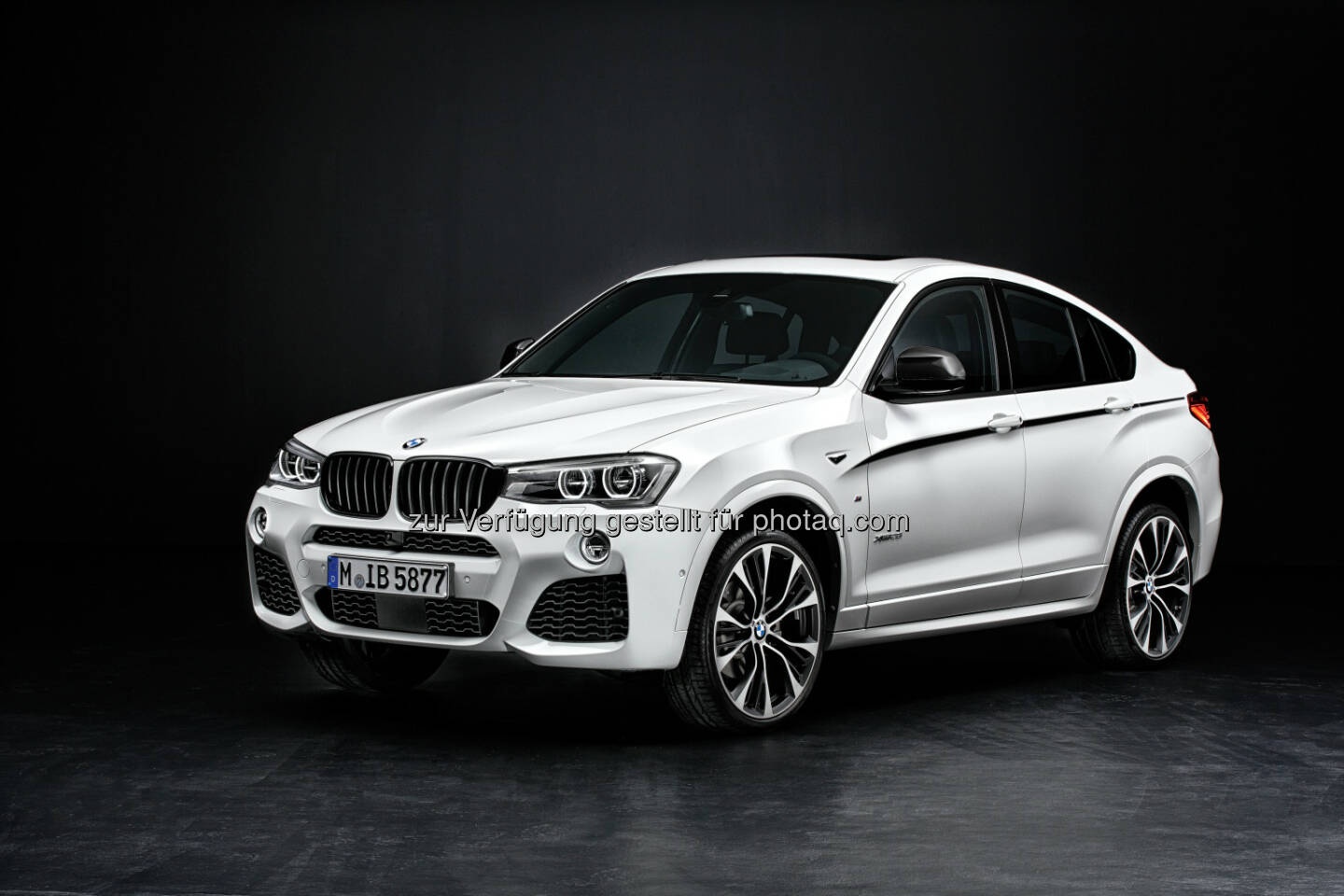 BMW X4 mit M Performance Parts : BMW Group auf Platz 1 im Global 100 Ranking von Corporate Knights : © BMW Group