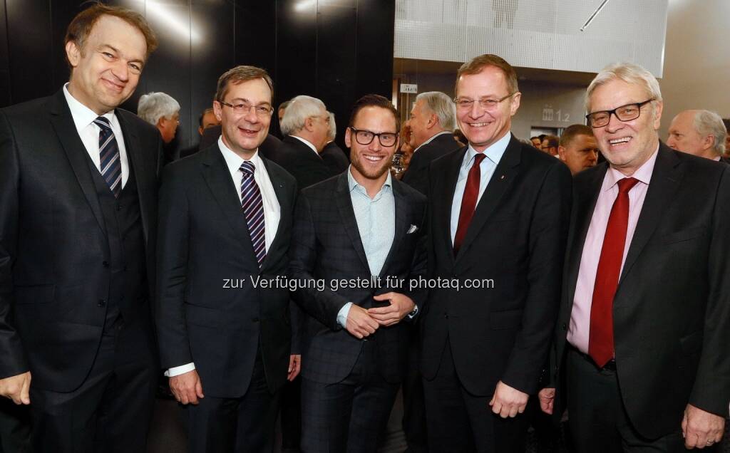 Meinhard Lukas (JKU-Rektor) , Axel Greiner (IV-Präsident), Johannes Pracher (KS GF), Thomas Stelzer (LH-Stv.), Gerhard Stürmer (KS Präsident) : Kepler Society Neujahrsempfang im JKU Science Park : Fotocredit: Kepler Society, © Aussender (22.01.2016) 