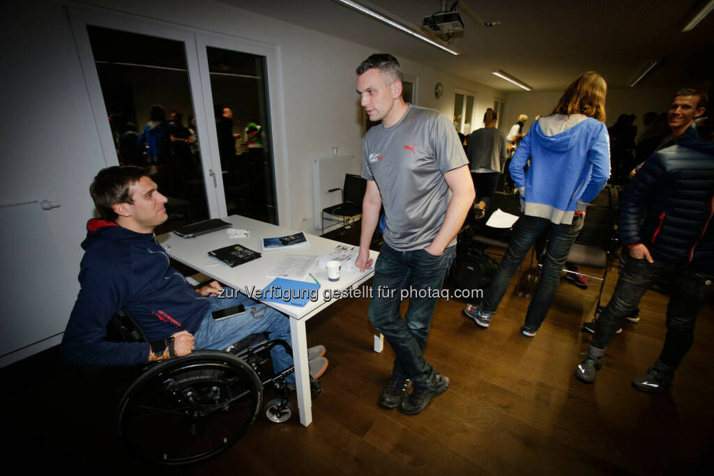 Wolfgang Illek  talking to participants of the Wings for Life World Run event in Munich 23rd of January 2016 (Bild: Daniel Grund) (24.01.2016) 