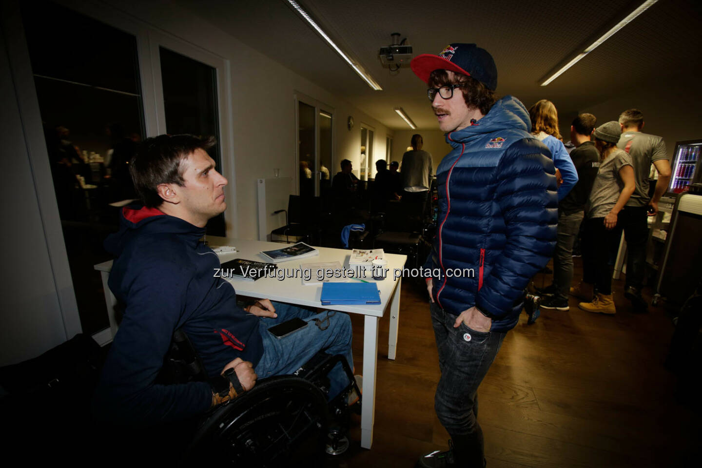 Wolfgang Illek  talking to Florian Neuschwanderat the Wings for Life World Run event in Munich 23rd of January 2016 (Bild: Daniel Grund)