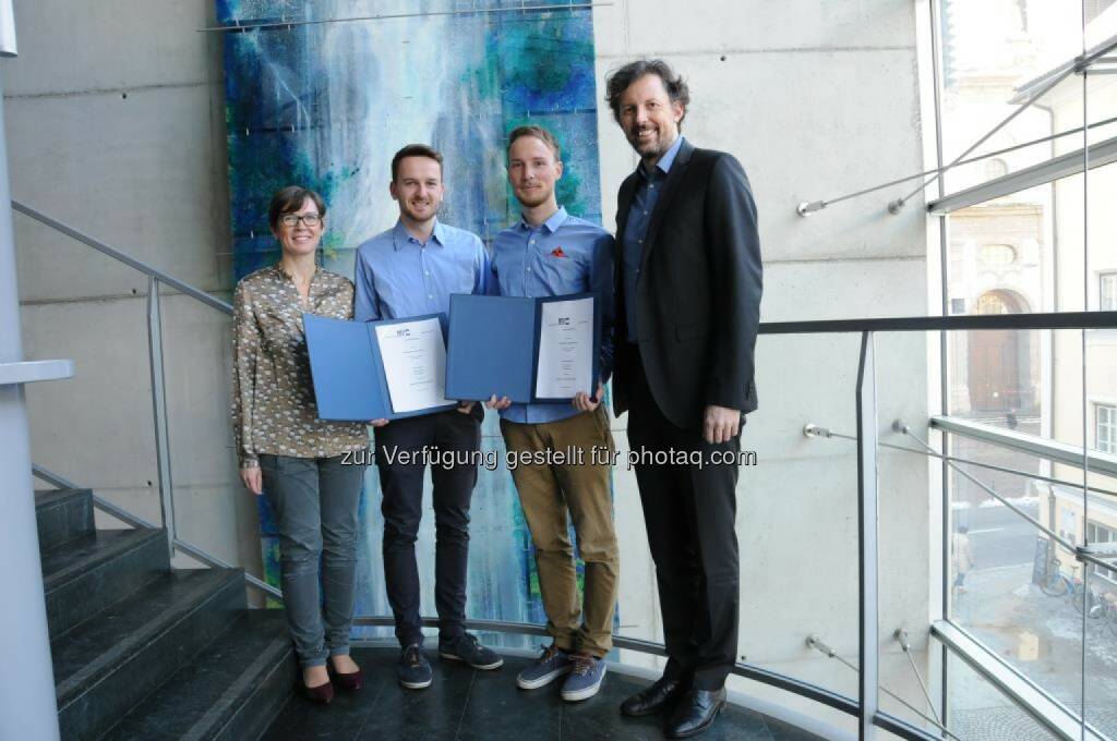 Susanne Lichtmannegger (Leiterin MCI International Office), Jonathan Hechtbauer, Stefan Messner (die beiden Stipendiaten), Andreas Mehrle (Mechatronik-Studiengangsleiter) : MCI-Mechatronik erobert Kalifornien : Die Masterstudierenden im Mechatronik-Department der Unternehmerischen Hochschule® reüssieren an amerikanischen Eliteuniversitäten : Fotocredit: MCI, © Aussendung (27.01.2016) 