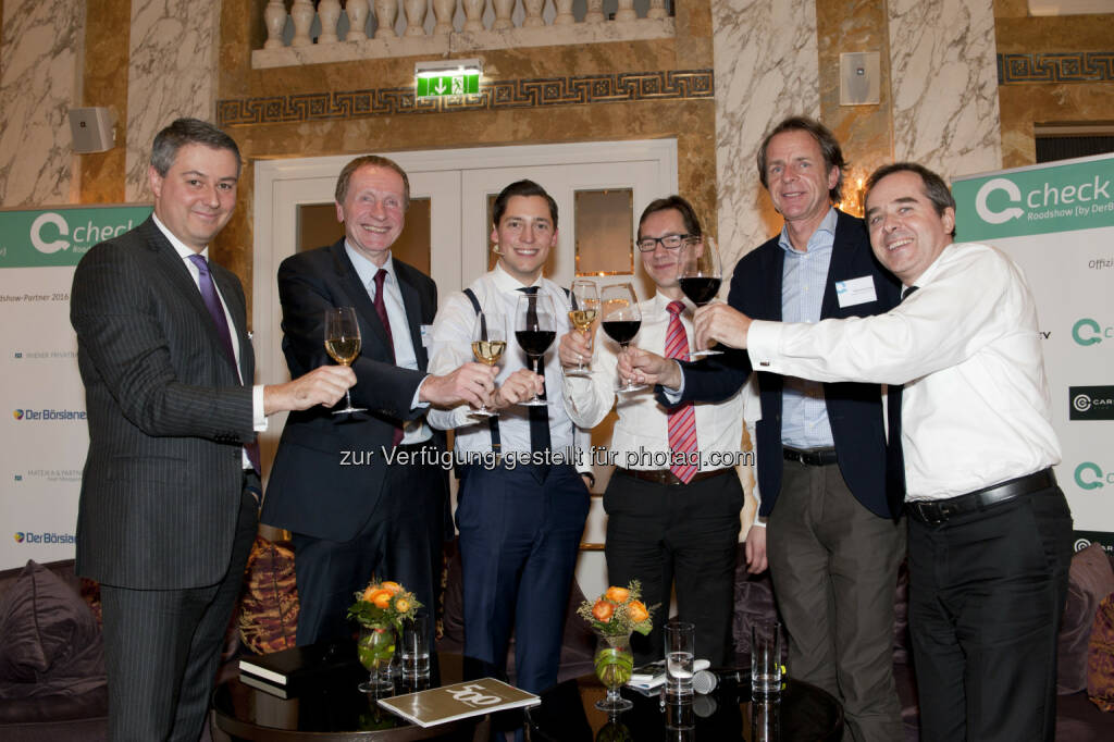 Oliver Schumy, Gerald Grohmann, Dominik Hojas, Gerhard Winzer, Johannes Rogy, Wolfgang Matejka : Q-Check 23.0 Roadshow im Wiener Hotel Imperial, veranstaltet von DerBörsianer und Metrum Communications : Experten sehen nach China-Beben erste Einstiegschancen : Fotocredit: DerBörsianer/Ster, © Aussender (27.01.2016) 