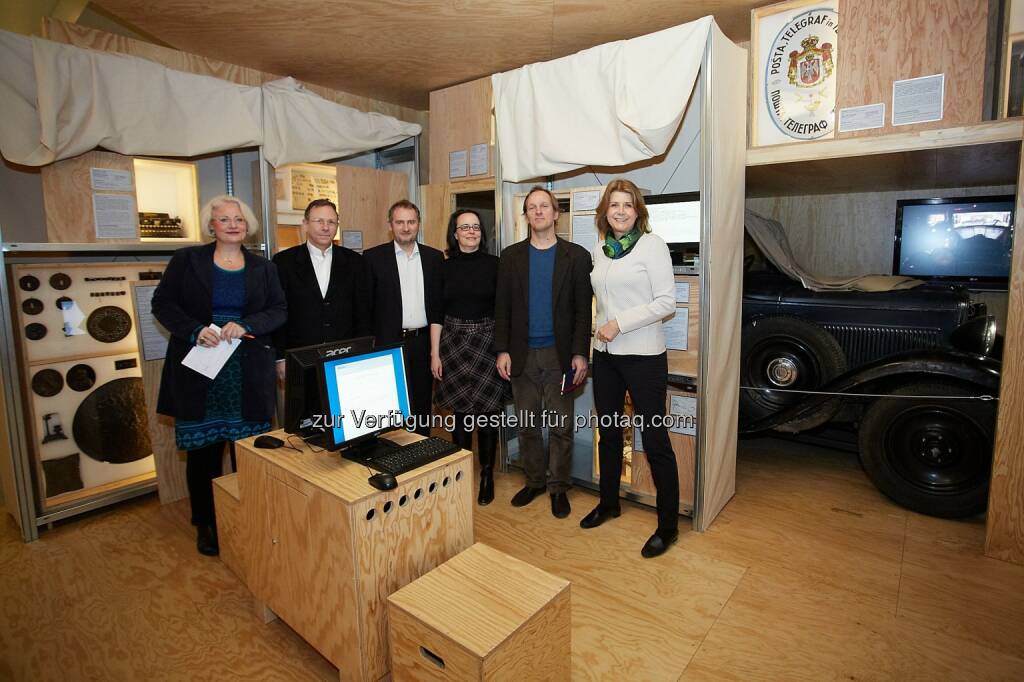 Waltraud Barton (Verein IM-MER), Doron Rabinovici (Schriftsteller, Historiker), Christian Klösch (Provenienzforschung TMW), Gabriele Fröschl (Leitung Österr. Mediathek), Georg Traska (Historiker), Gabriele Zuna-Kratky (Direktorin TMW) : Orte der Erinnerung : Eine Veranstaltung des Technischen Museums Wien im Rahmen der aktuellen Ausstellung Inventarnummer 1938 und des Internationalen Holocaust-Gedenktages : Fotocredit: TMW/APA-Fotoservice/Preiss, © Aussender (27.01.2016) 