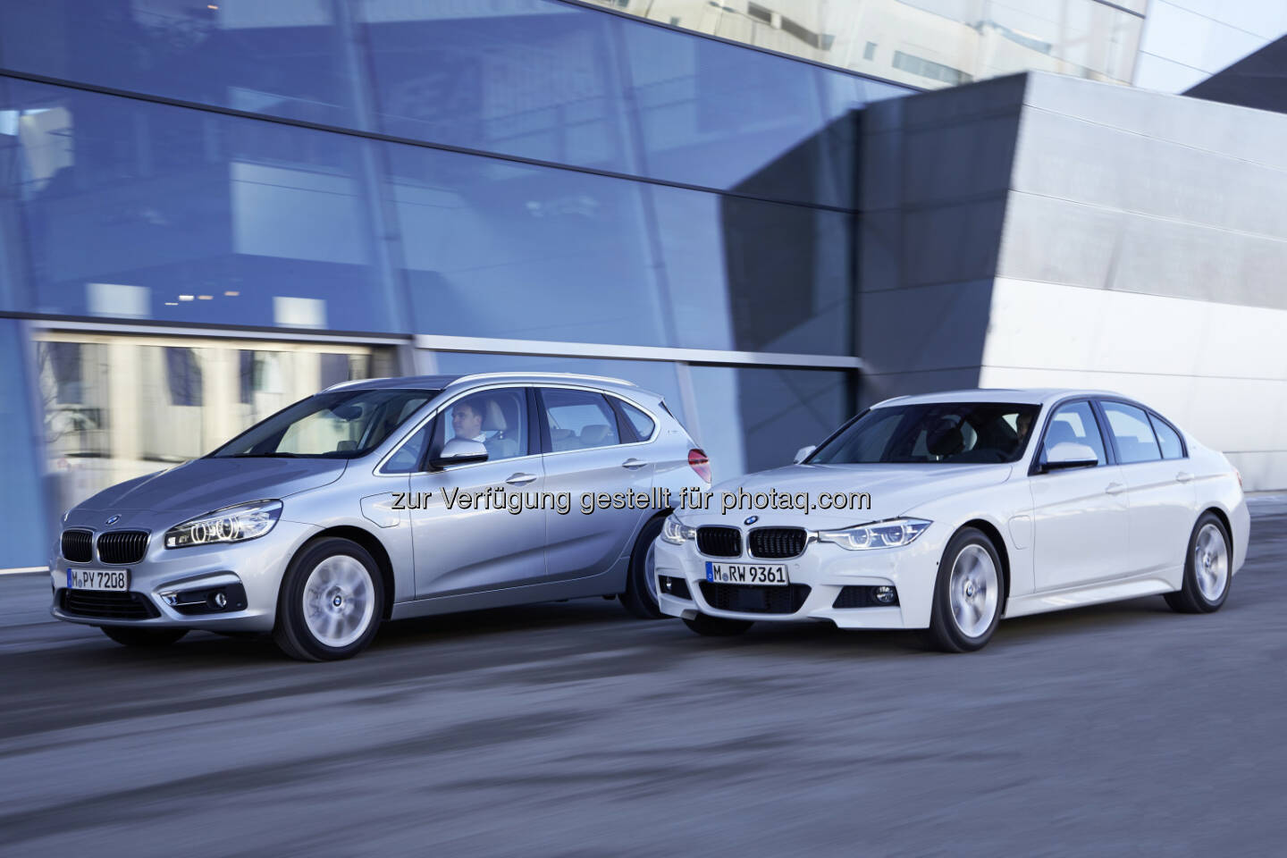 BMW 225xe und BMW 330e: Die beiden neuen BMW Modelle wurden bei der internationalen Pressevorstellung in Garching/München am  25. - 29.Januar 2016 präsentiert : © BMW Group