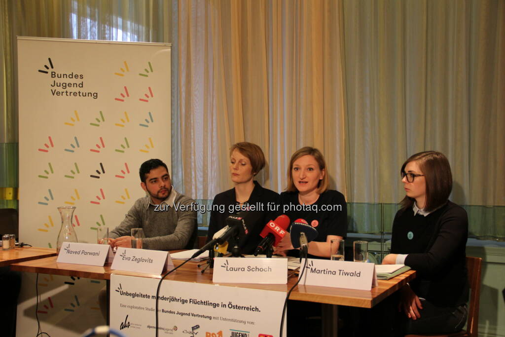 Naved Parwani (junger Flüchtling aus Afghanistan), Eva Zeglovits (IFES), Laura Schoch (Vors. Bundesjugendvertretung), Martina Tiwald (im Vorstand Bundesjugendvertretung) : Bundesjugendvertretung veröffentlicht explorative Studie Unbegleitete minderjährige Flüchtlinge in Österreich : Fotocredit: BJV, © Aussender (03.02.2016) 