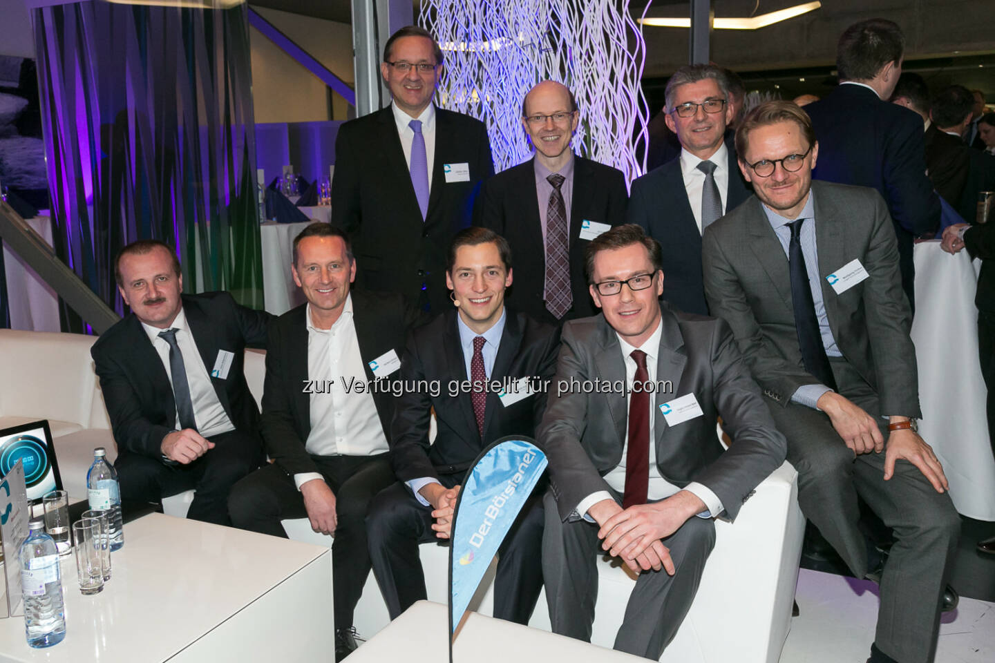 Alois Wögerbauer (GF 3 Banken-Generali Investment-Gesellschaft), Herbert Ortner (Vorstandsvors. Palfinger AG),  Günther Ofner (Vorstandsdir. Flughafen Wien AG), Dominik Hojas (Chefredakteur DerBörsianer), Uli Krämer (Chief Investment Officer Kepler-Fonds KapitalanlagegesmbH), Hagen-Holger Apel (Senior Portfoliomanager DNB Asset Management), Herbert Eibensteiner (Vorstandsmitglied Voestalpine AG), Wolfgang Fickus (Mitglied Investmentkomitee Comgest Asset Management) : Q-Check 24.0 in Linz : China-Virus: Börsen infiziert, aber keine Pandemie : Fotocredit: DerBörsianer