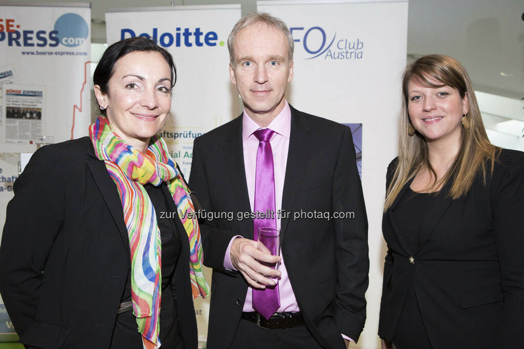 Patricia Padilla Satander (Deloitte), Award Initiator Christian Drastil (finanzmarktfoto.at, BE), Melinda Mihoczy (Deloitte), © Franz Reiterer für den Börse Express (mit freundlicher Genehmigung vom Börse Express) (05.04.2013) 