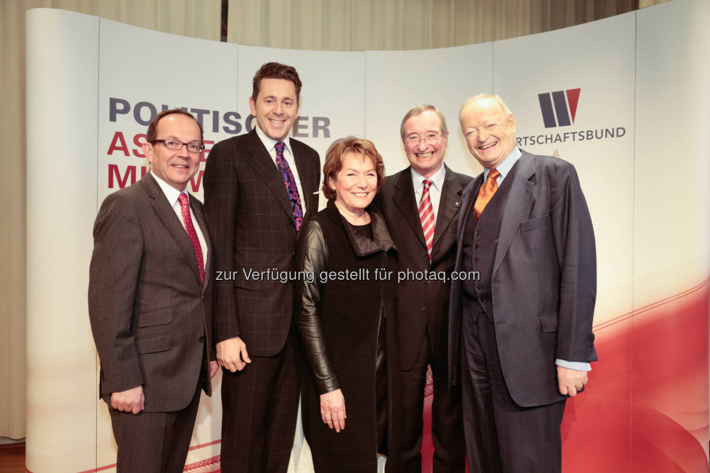 Peter Haubner (Wirtschaftsbund-Generalsekretär), Harald Mahrer (Staatssekretär), Sonja Zwazl (WB-Niederösterreich-Obfrau), Christoph Leitl (Wirtschaftsbund-Präsident), Andreas Khol (Bundespräsidentschaftskandidat) : Wirtschaftspolitischer Aschermittwoch I : Zurück zur Spitze! : Schluss mit Unternehmerkriminalisierung und ein Ende der Mehrfachbestrafung – Forderung an Bundeskanzler Faymann: 2 Jahre Belastungsstopp für Österreichs Betriebe : Fotocredit: Gerald Lechner 