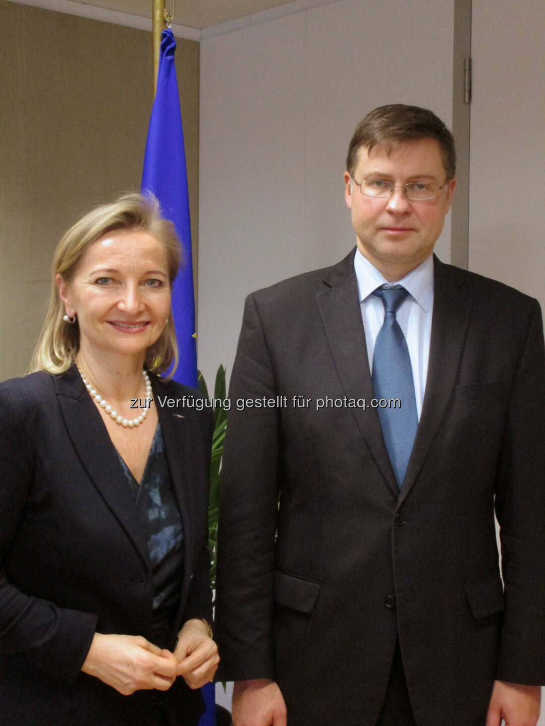 Ulrike Rabmer-Koller (Ueabpme-Vizepräsidentin), Valdis Dombrovskis (EU-Kommissionsvizepräsident) : Arbeitsgespräch: Mehr europäische Unterstützung für KMU-Verbände : Stärkere Berücksichtigung der Anliegen von KMU auf EU-Ebene ermöglicht praxisorientiertere Lösungen und höhere Akzeptanz für notwendige Reformen : Fotocredit: WKÖ