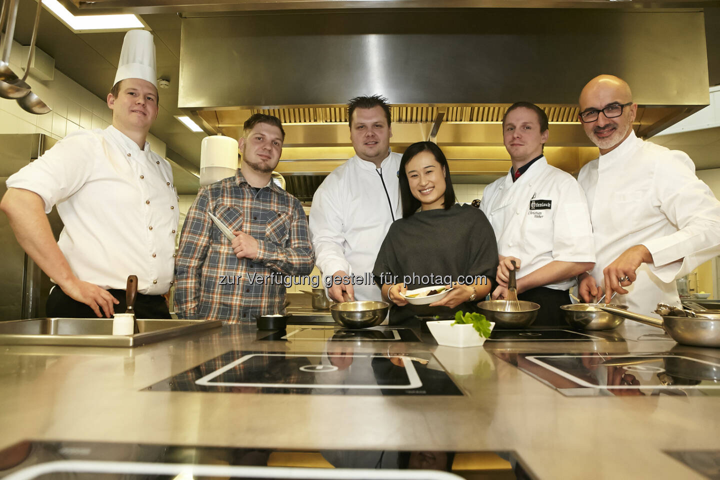 Stefan Strobel (Wunderkammer), Felix Becker (Lobo y Luna), Manuel Gratzl (Bristol Lounge), A. Yin (ON), Christian Weber (Ofenloch), Lorenzo Dimartino (Cantinetta Antinori, Procacci) : 7 Stargastronomen eröffnen die Wiener Restaurantwoche : Fotocredit: Culinarius Media/APA-Fotoservice/Roßboth