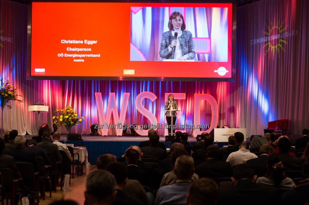 Christiane Egger (Konferenzleiterin World Sustainable Energy Days 2016) : Europäischer Energie-Kongress in Wels mit 700 Teilnehmern aus 57 Staaten eröffnet : Fotocredit: Energiesparverband, © Aussendung (24.02.2016) 